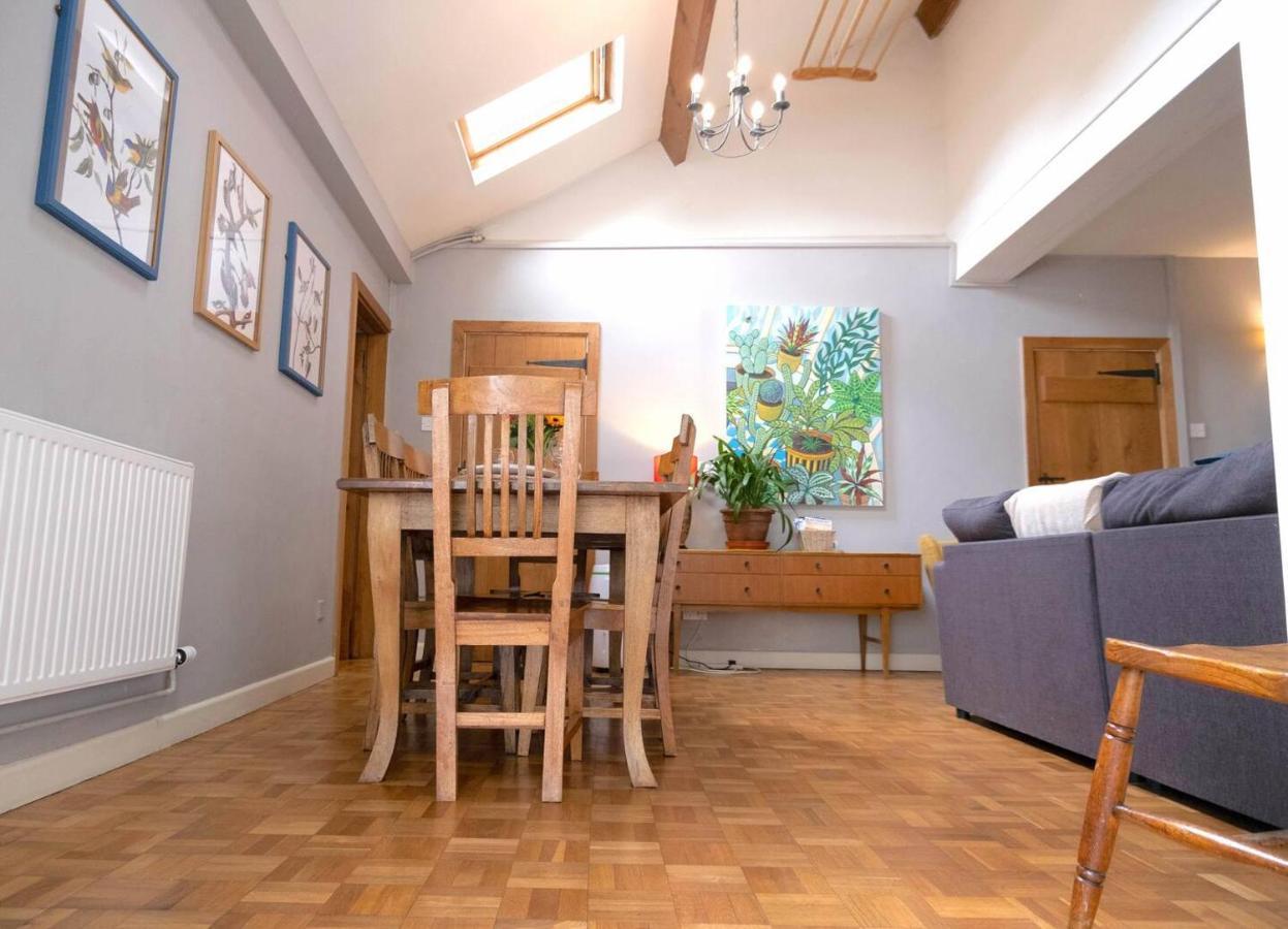 Lovely Property In The Heart Of Somerset, Sleeps 9 Shepton Mallet Exterior foto
